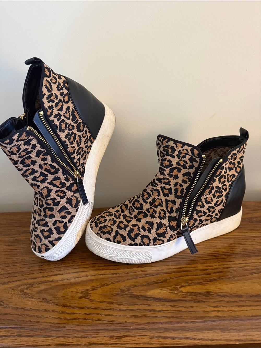 Leopard print ankle boots 8.5
